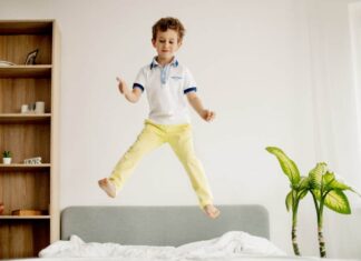 Sindrom manjka pažnje sa hiperaktivnošću (ADHD) Govorimo o tome šta je sindrom manjka pažnje s hiperaktivnošću, kako se dijagnostikuje, leči i koje aktivnosti pomažu oboleloj deci.