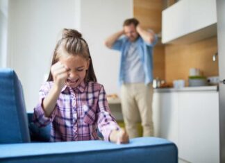 roditeljstvo, roditelj, dete, responzivno roditeljstvo, emocije u roditeljstvu, vaspitanje deteta, kako postupiti racionalno, ponašanje deteta, ograničenja, zabrana, nagrada, izazovi rooditeljstva, kako biti uspešan roditelj, ponašanje roditelja