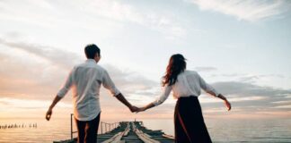 Zašto igramo psihološke igre u partnerskim odnosima? Par koji igra psiholoske igre